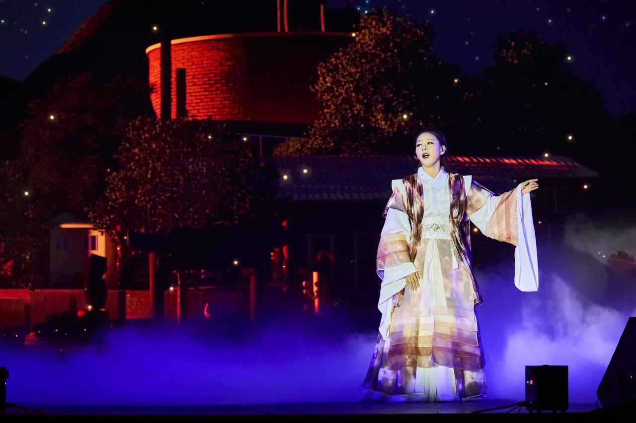 76_역순_포토갤러리_5페이지_2024 울산옹기축제 주제공연 3.jpg